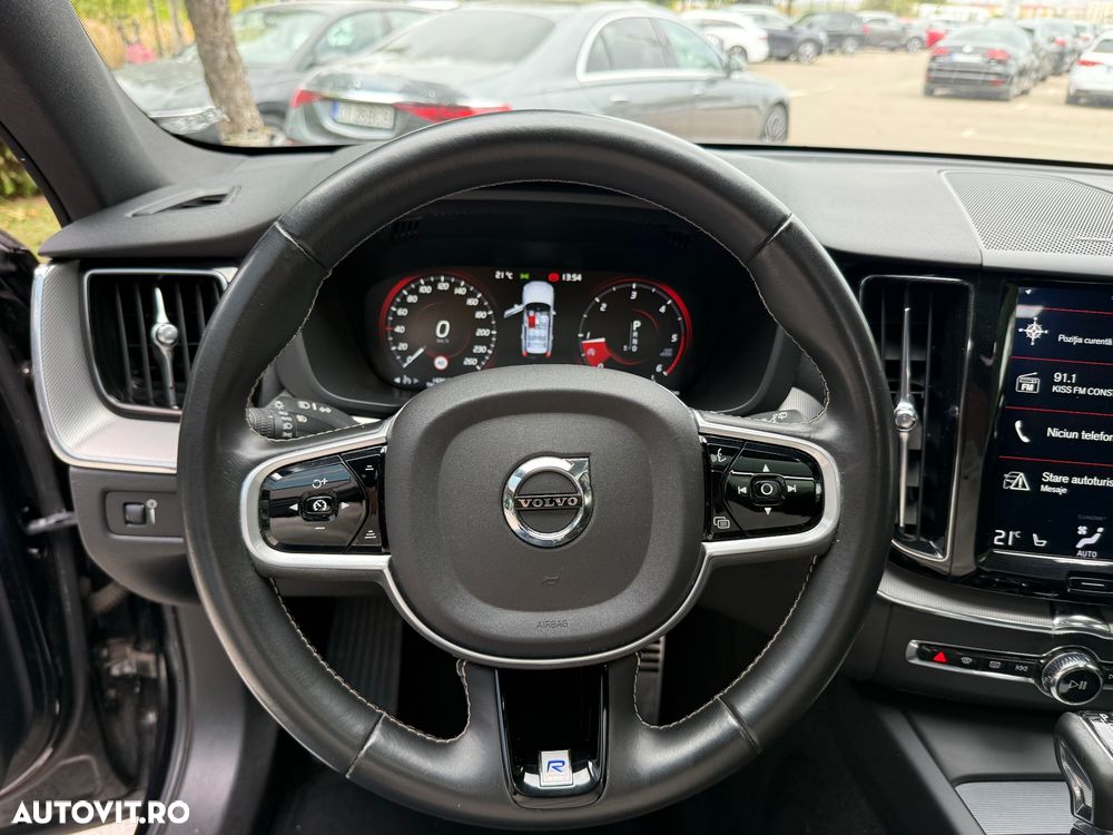 Volvo XC 60 D4 R-Design - 18