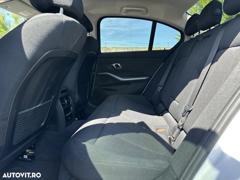 BMW Seria 3 320d xDrive Aut. - 10