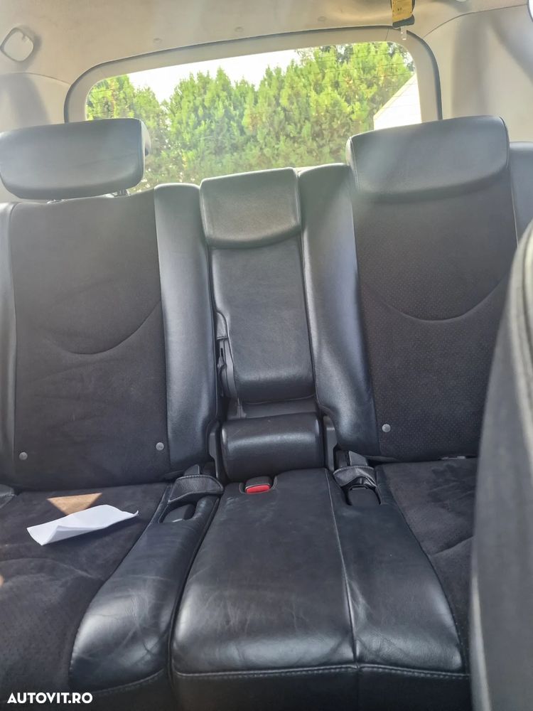 Toyota RAV4 2.2L D-CAT A/T Luxury - 14