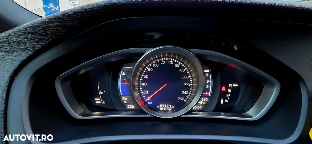 Volvo V40 D3 Geartronic RDesign - 22