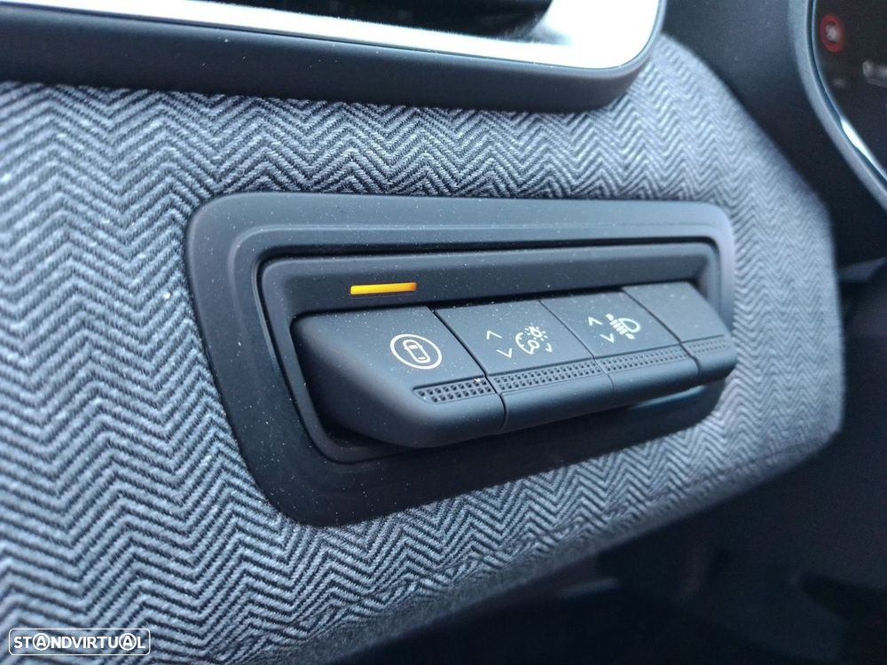 Renault Clio 1.0 TCe Techno - 18