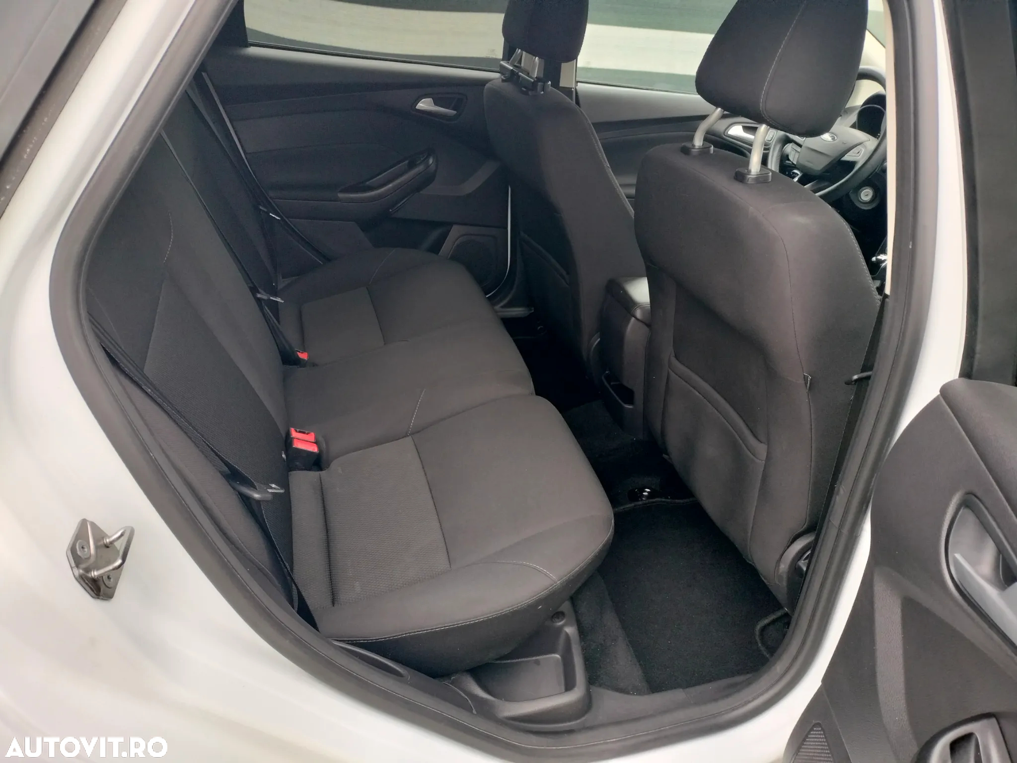 Ford Focus Turnier 1.0 EcoBoost Start-Stopp-System ACTIVE - 10