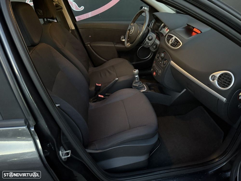 Renault Clio Break 1.2 16V Dynamique - 12