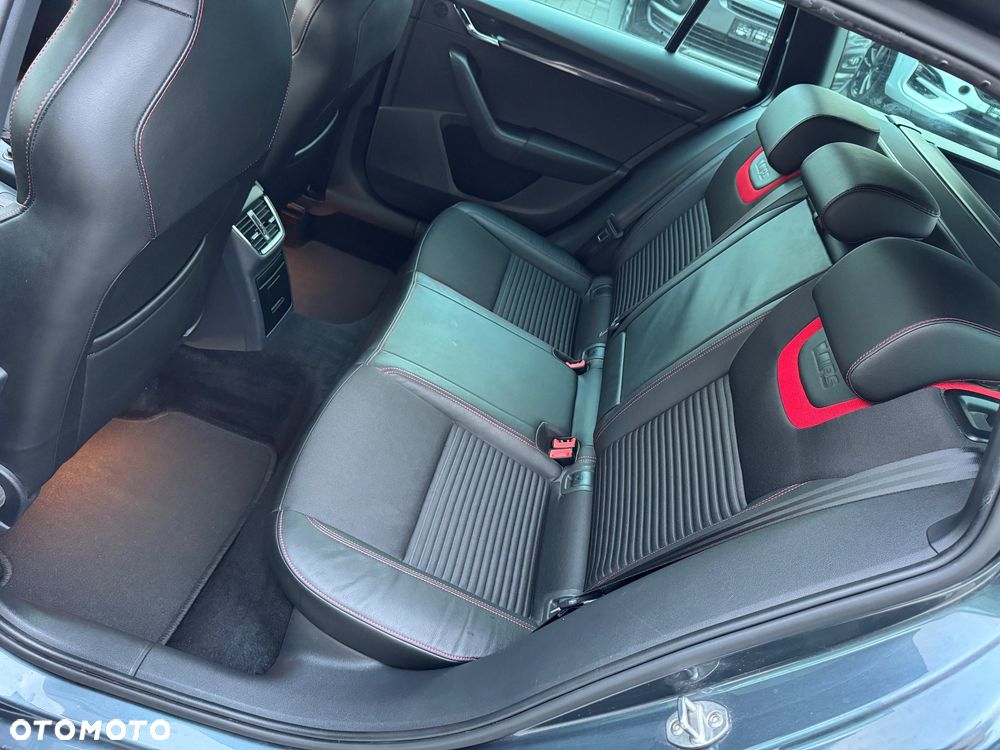 Skoda Octavia 2.0 TSI RS - 36