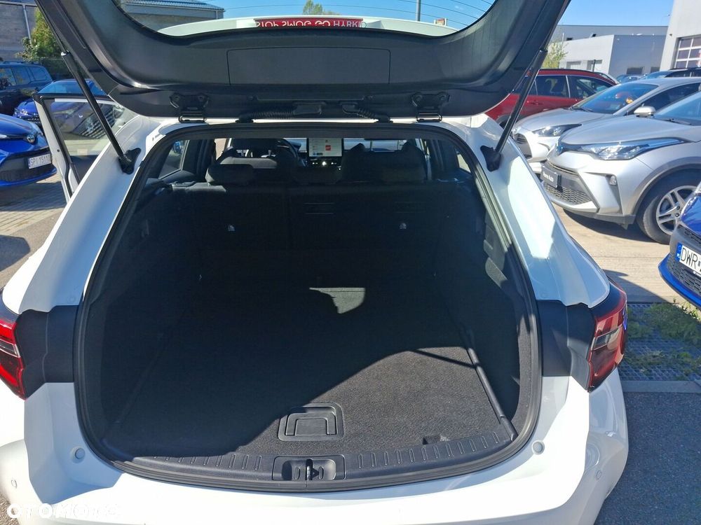 Toyota Corolla 1.8 Hybrid Comfort - 23