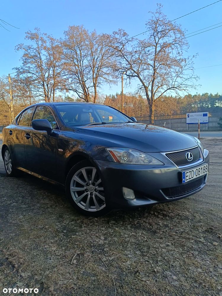 Lexus IS - 7