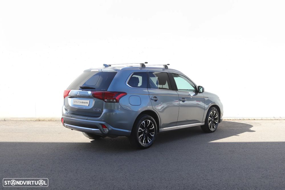 Mitsubishi Outlander - 35