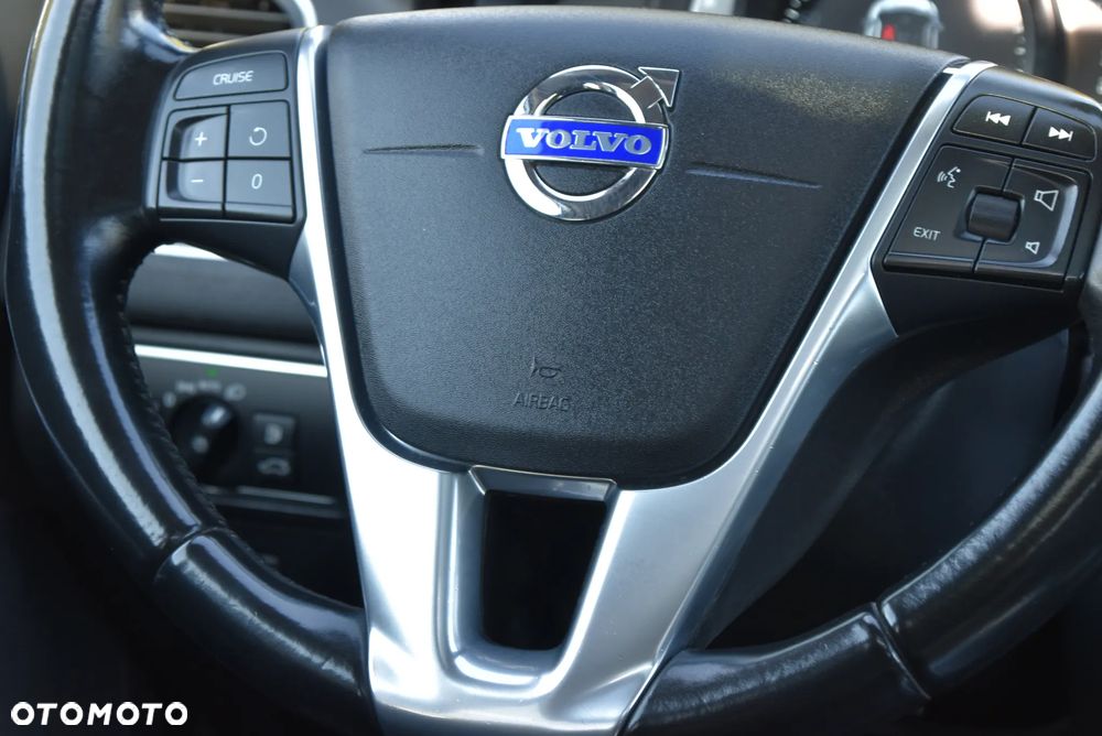 Volvo XC 60 D4 Geartronic Momentum - 16