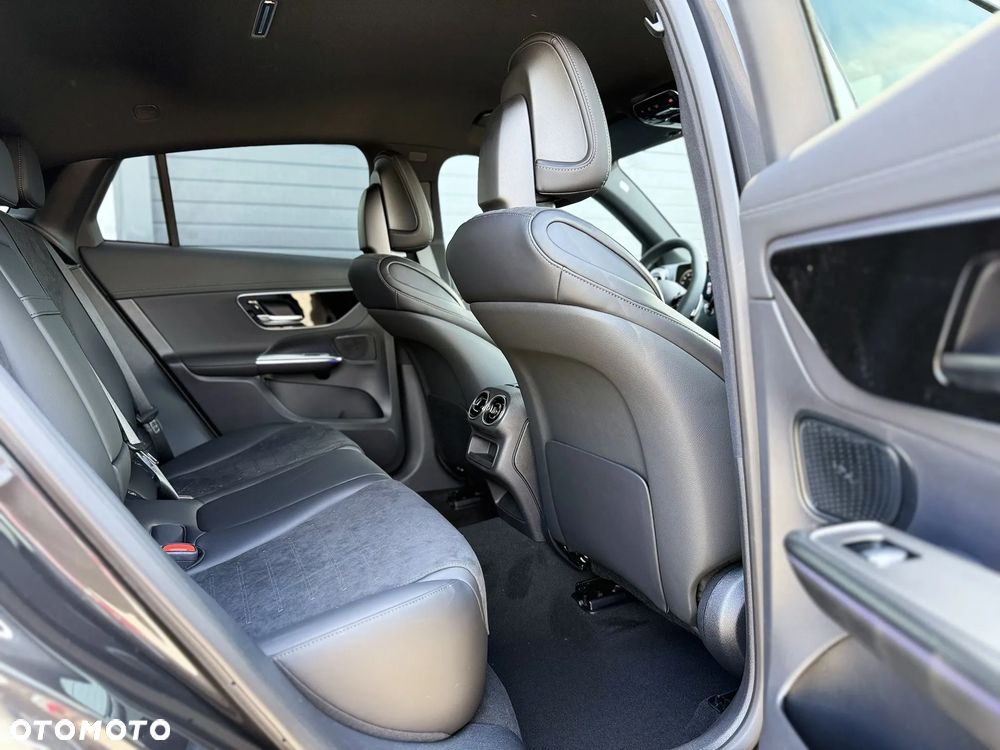 Mercedes-Benz GLC - 28