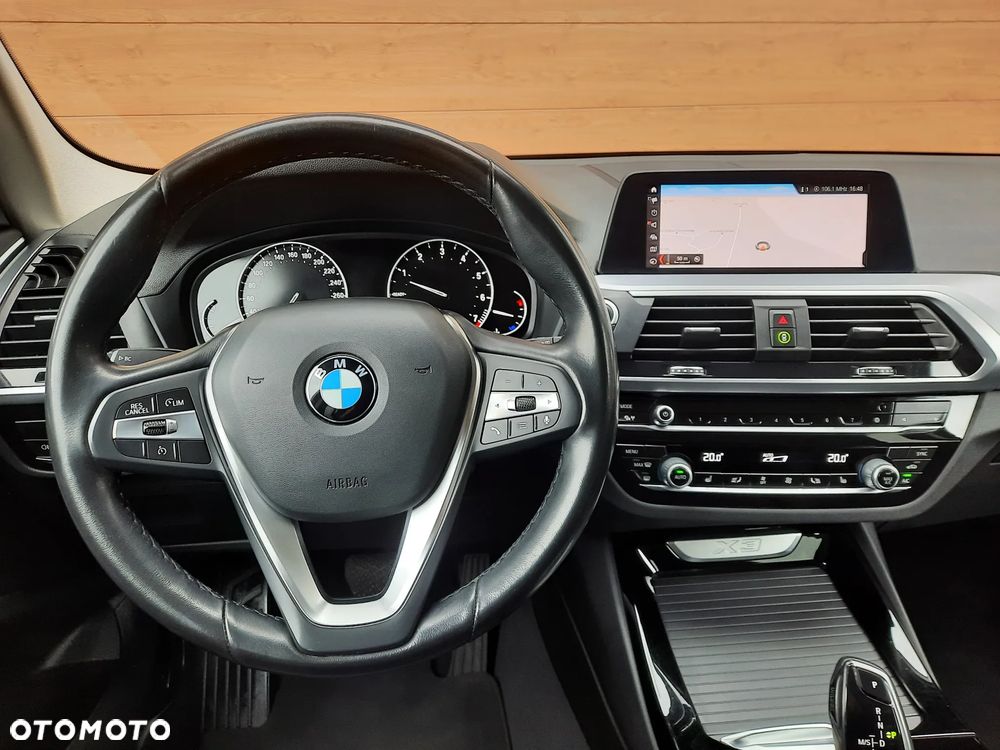 BMW X3 xDrive20i sport - 20
