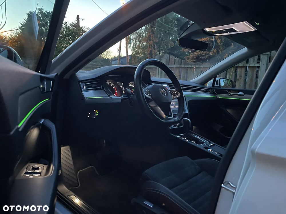 Volkswagen Passat 2.0 TSI Elegance DSG - 34