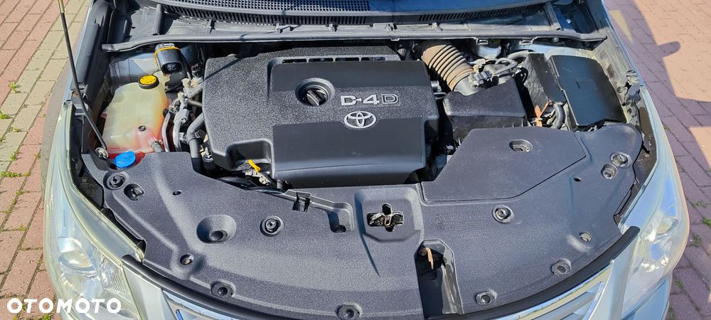 Toyota Avensis 2.0 D-4D - 15