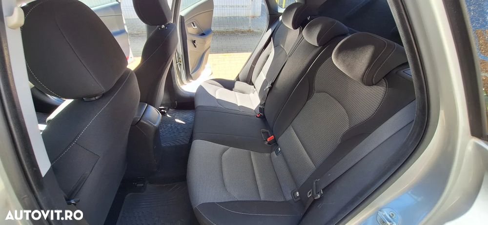 Hyundai i30 1.4 100CP 5DR M/T Comfort - 9