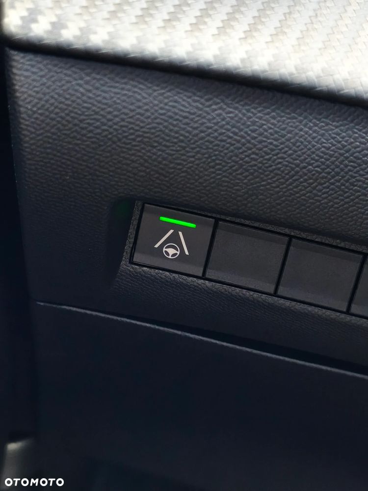 Peugeot 2008 PureTech mHEV GT Exclusive e-DCS6 - 23