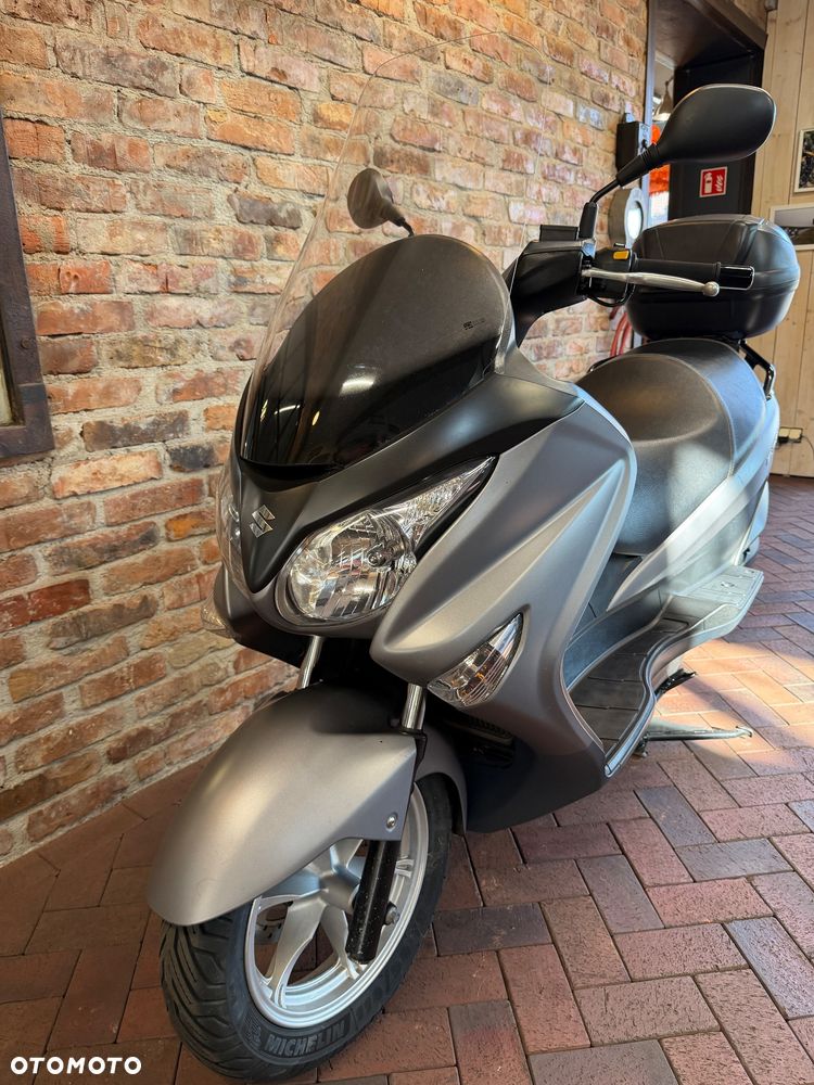 Suzuki Burgman - 12