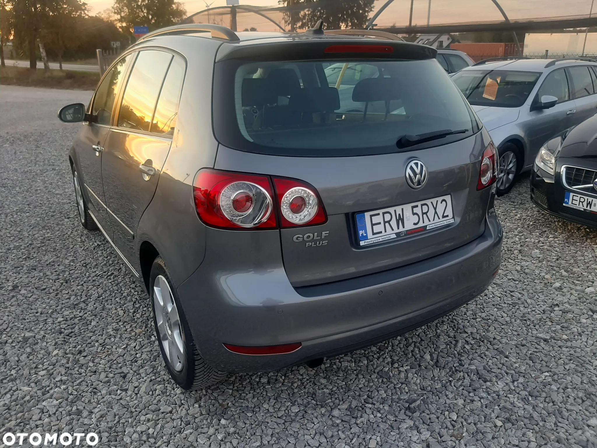 Volkswagen Golf Plus 1.6 TDI BlueMot Comfortline - 10