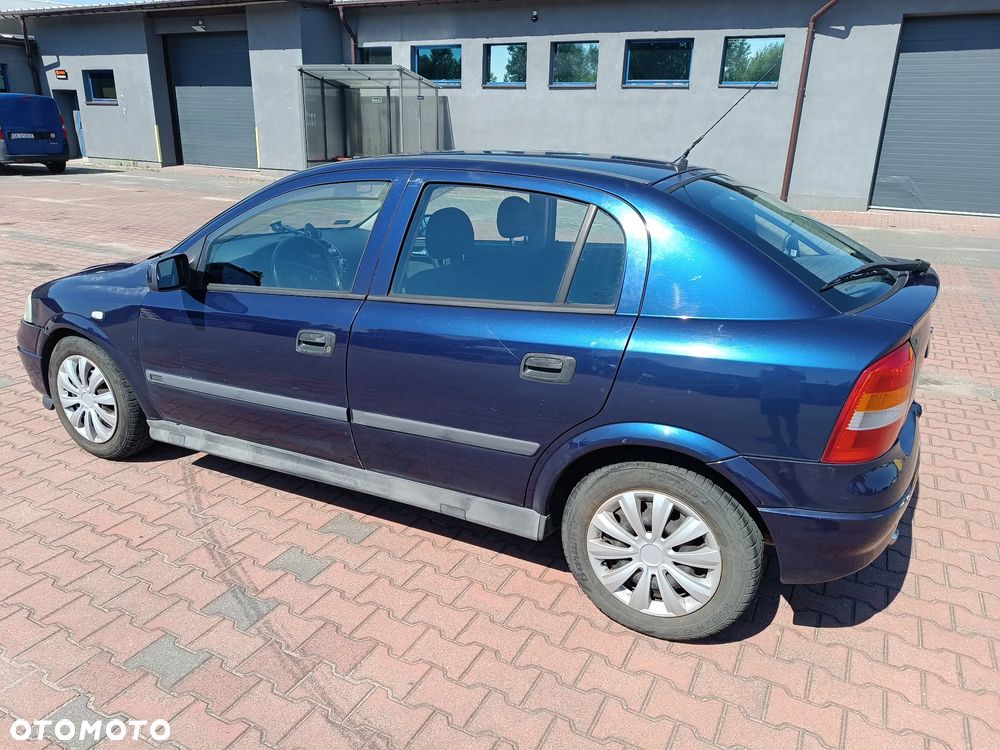 Opel Astra 1.4 Club - 4