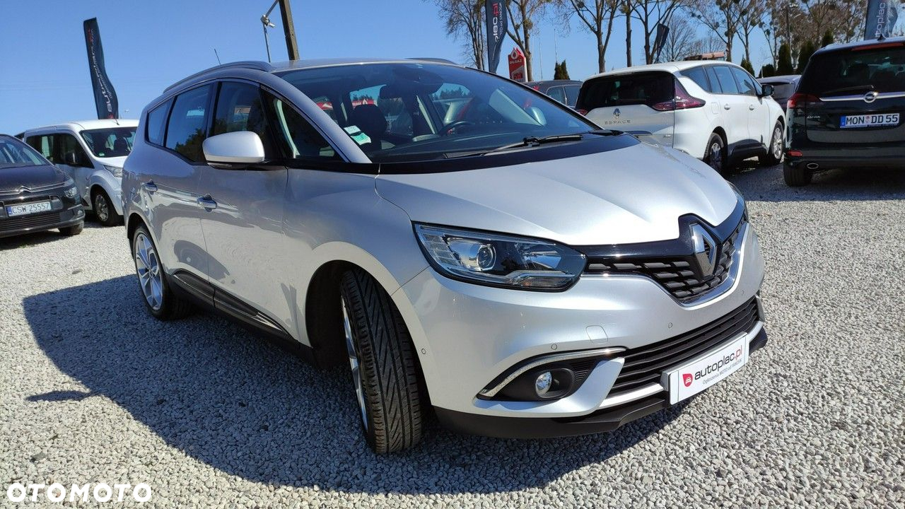Renault Grand Scenic - 17