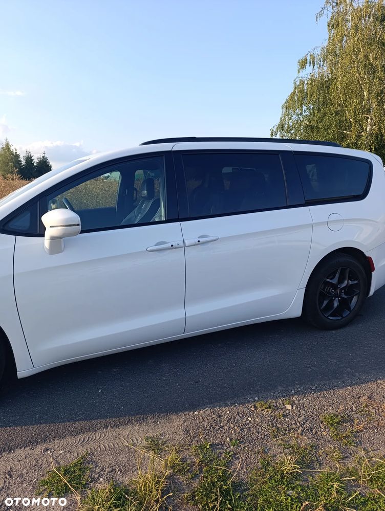 Chrysler Pacifica - 18