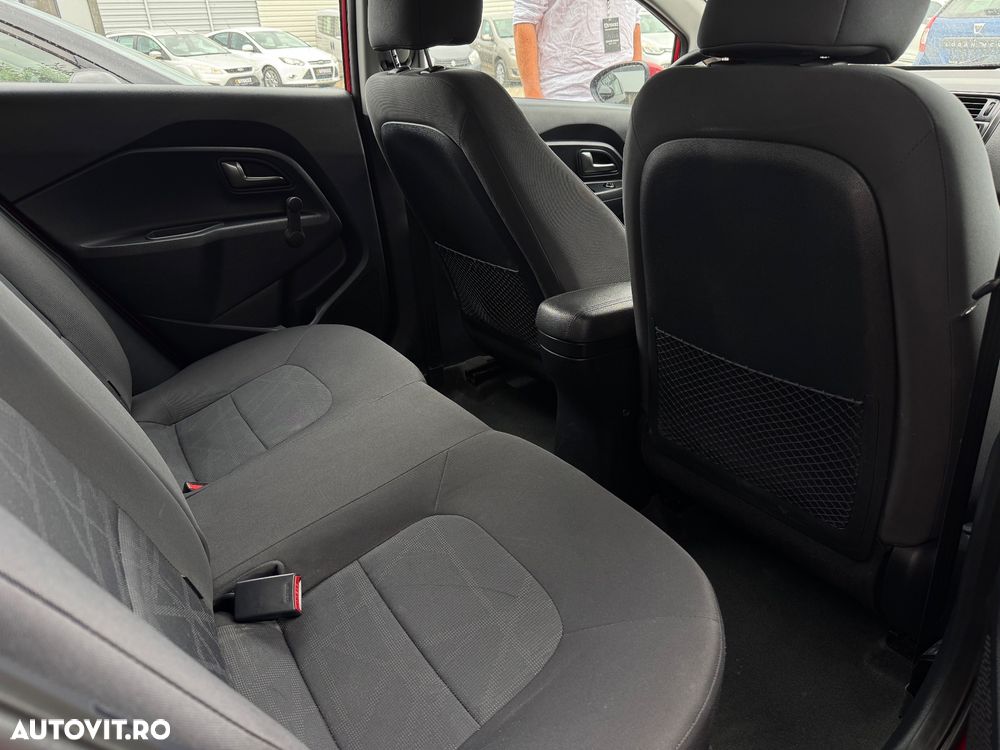 Kia Rio - 15