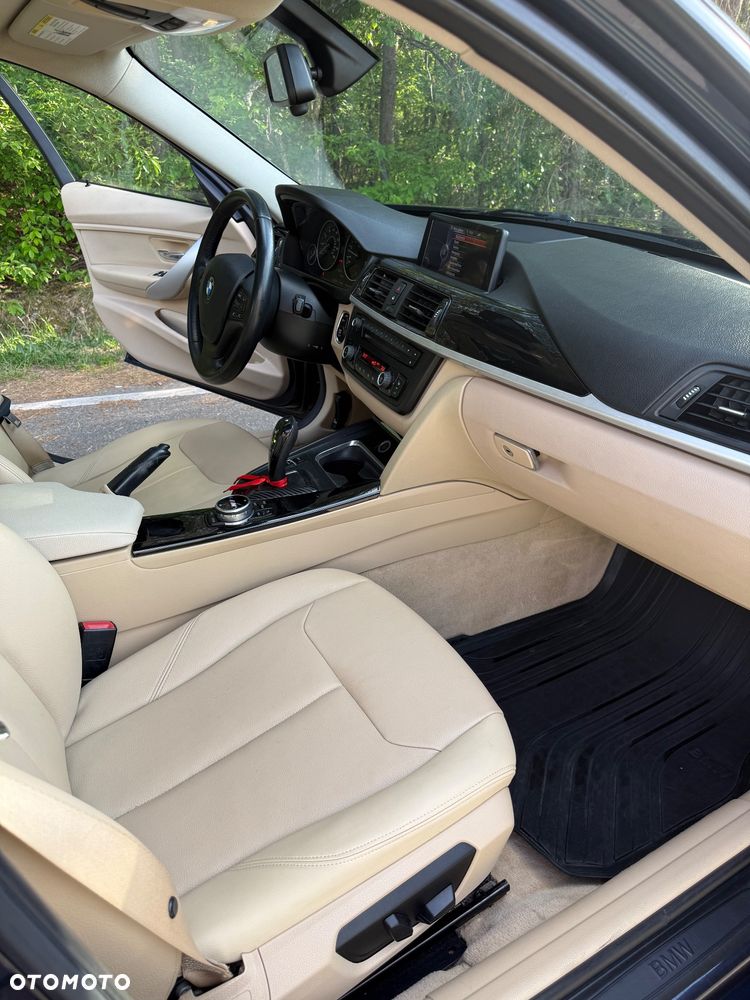 BMW Seria 3 328i xDrive - 18