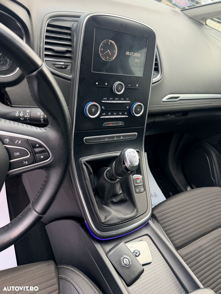 Renault Grand Scenic - 19