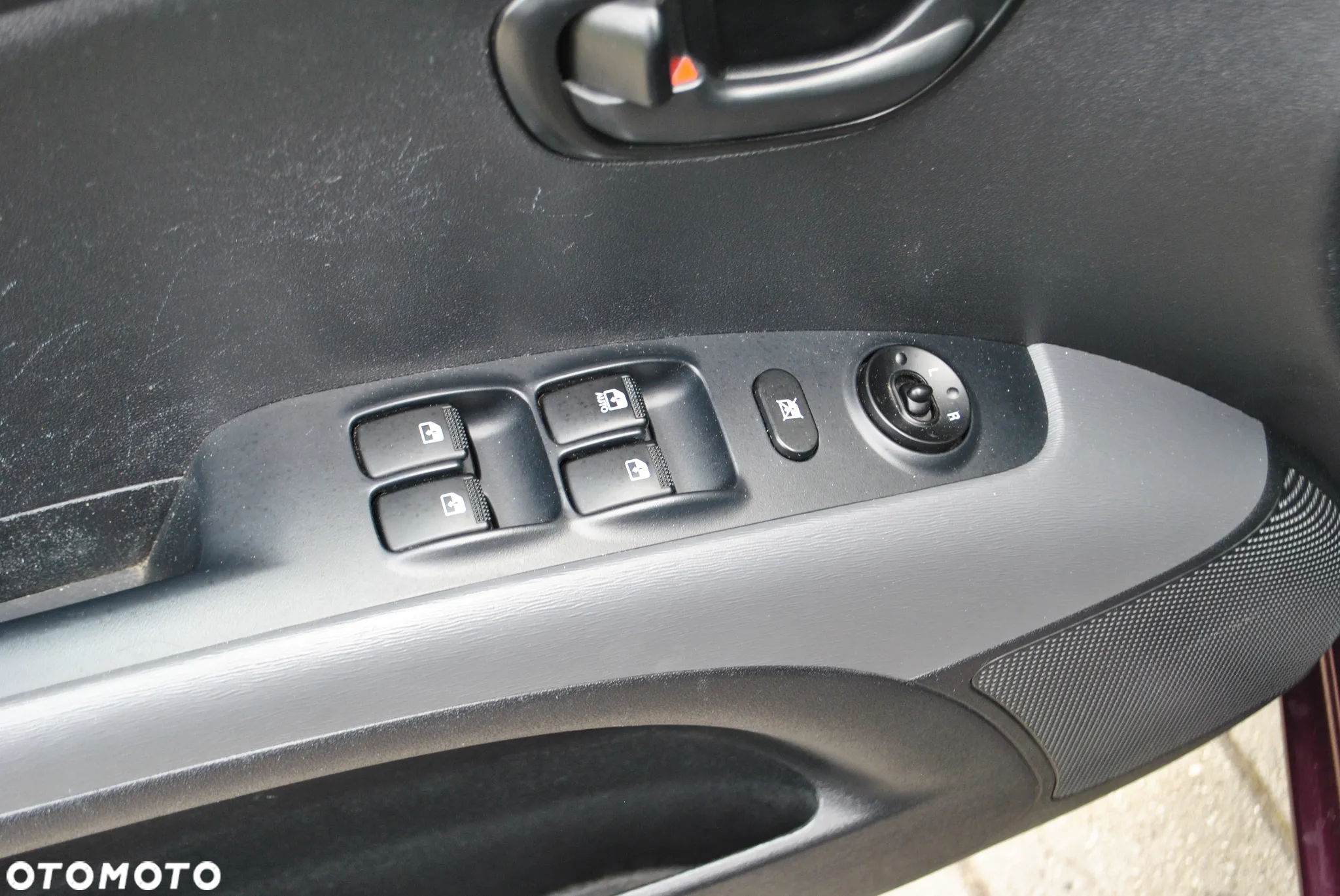 Hyundai i10 1.1 FIFA WM Edition - 27