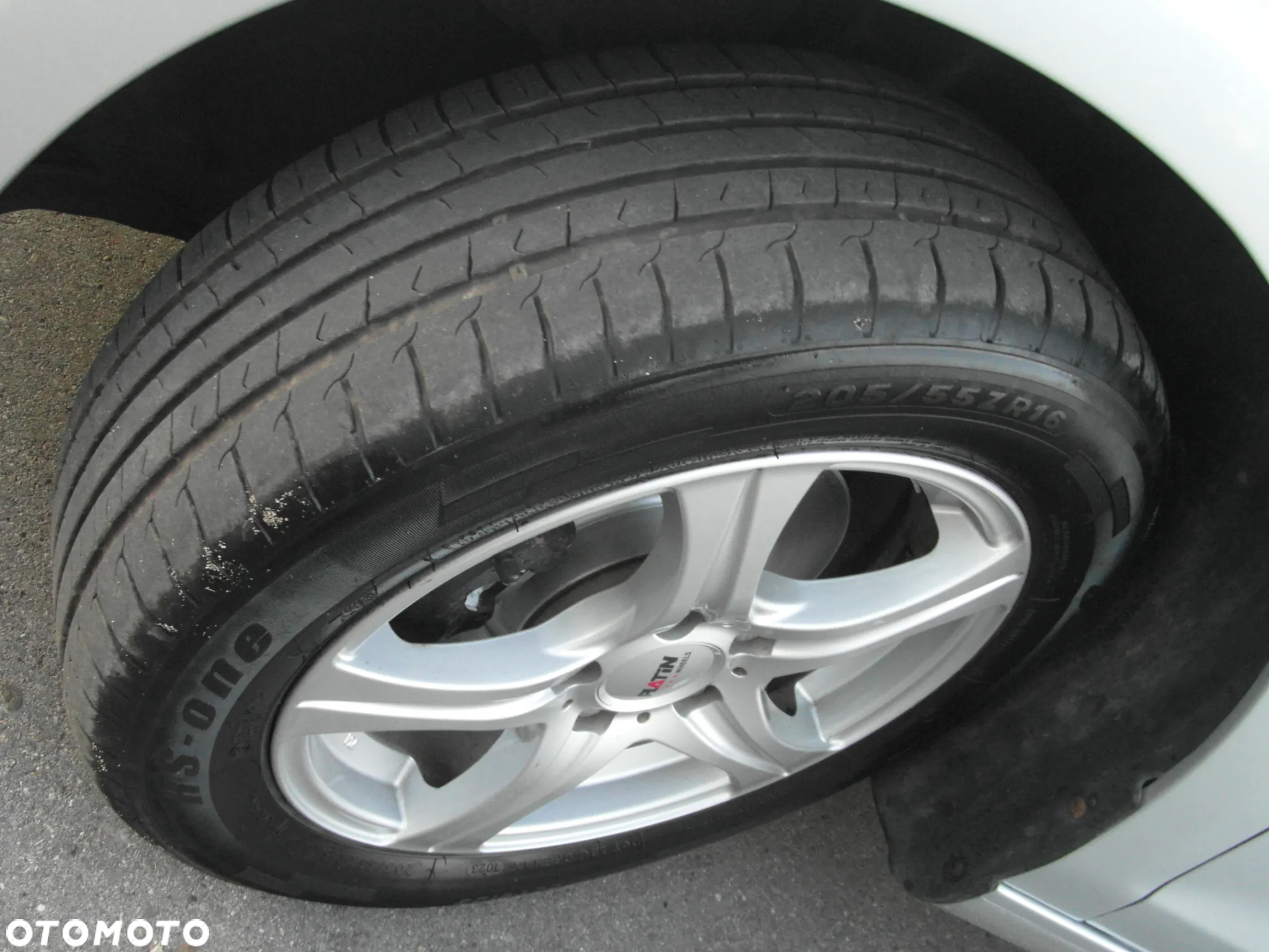 Volkswagen Golf VI 1.6 Comfortline - 32