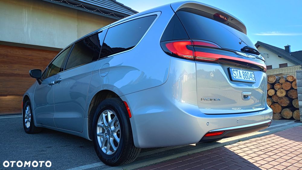Chrysler Pacifica - 8