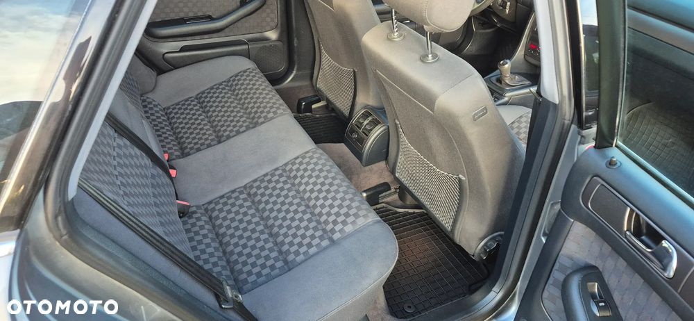 Audi A6 Limousine 2.4 - 16