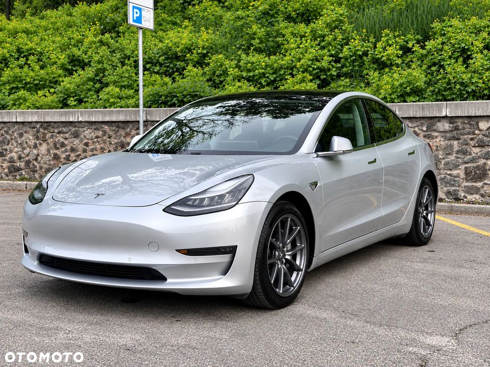Tesla Model 3 Premium Langstreckenbatterie AWD Dual Motor - 2