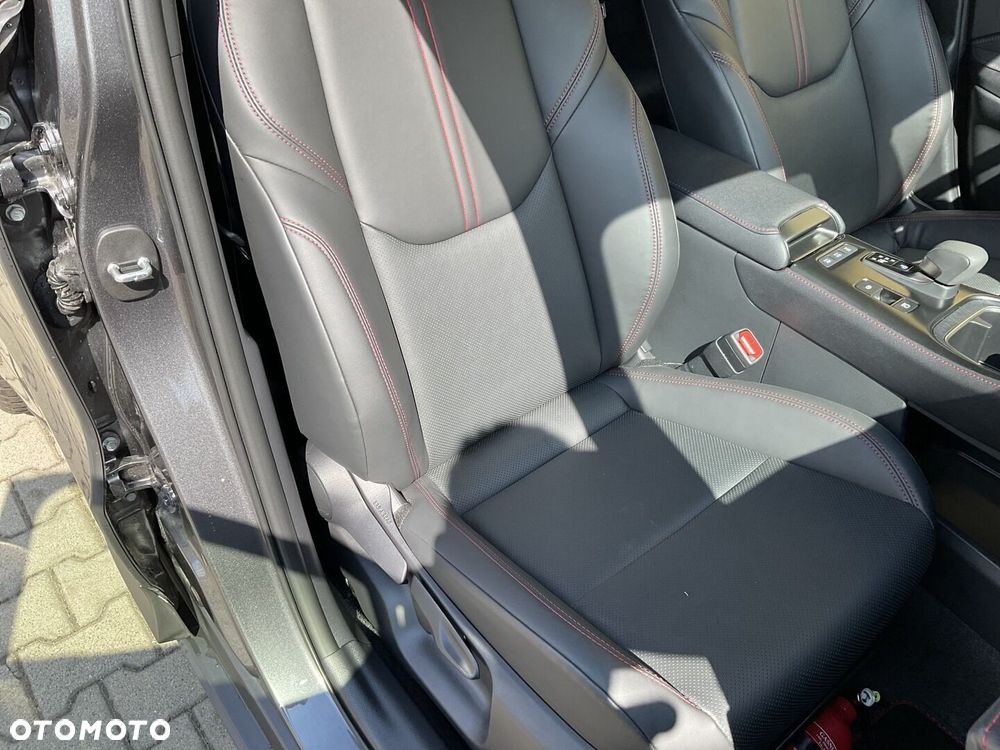 Lexus LBX 1.5 Hybrid Emotion - 10