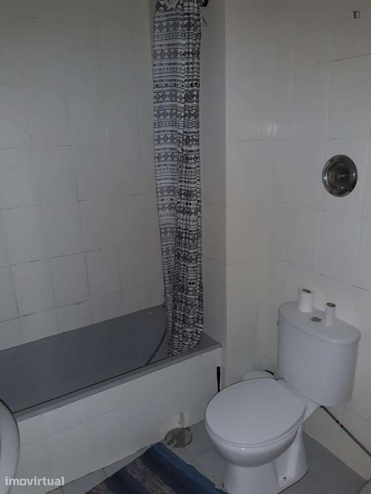 Quarto - localizado em Paranhos Porto - Grande imagem: 3/10