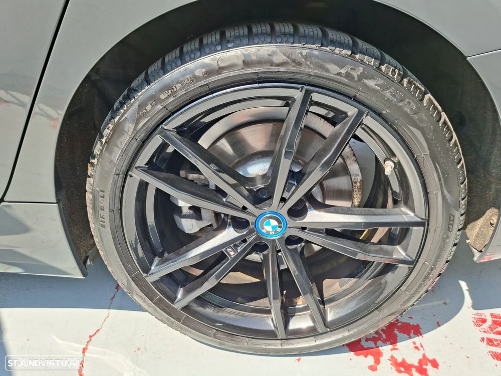 BMW 320 e xDrive Aut. M Sport - 25
