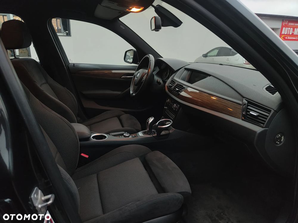 BMW X1 xDrive18d Sport Line - 18