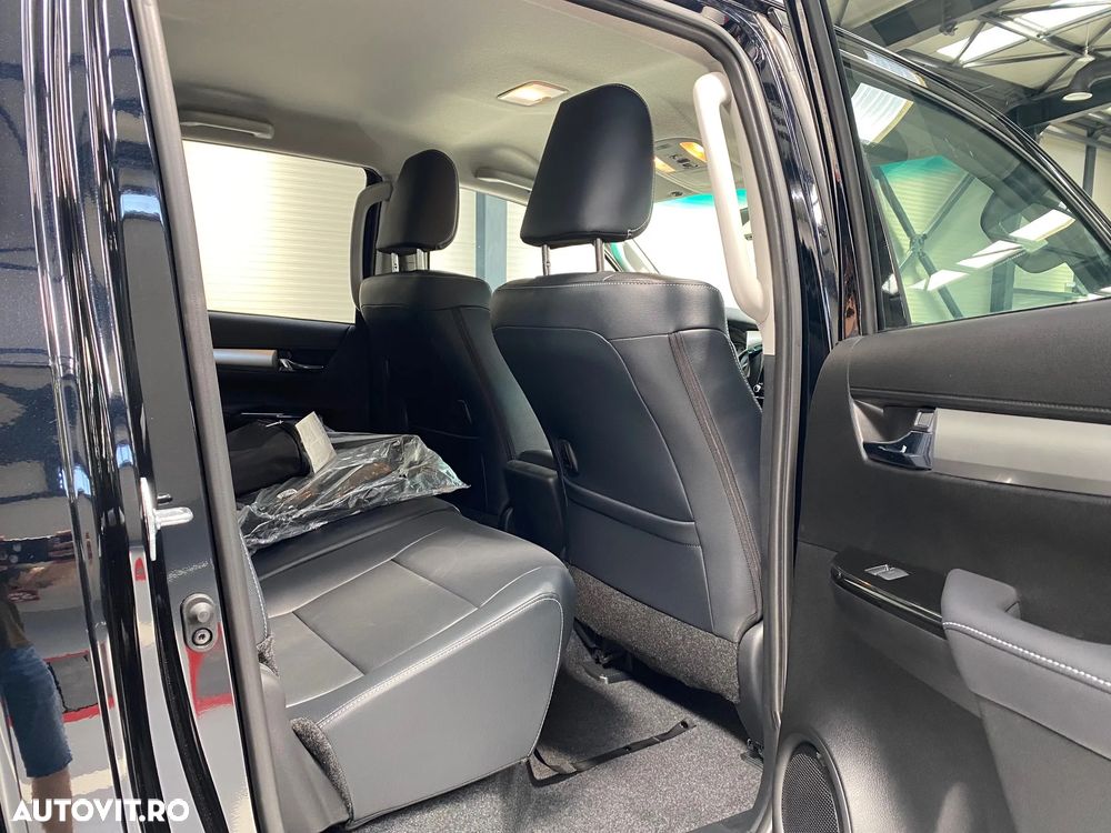 Toyota Hilux 2.8D 204CP 4x4 Double Cab AT MHEV Invincible - 19