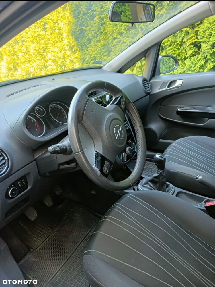 Opel Corsa - 8