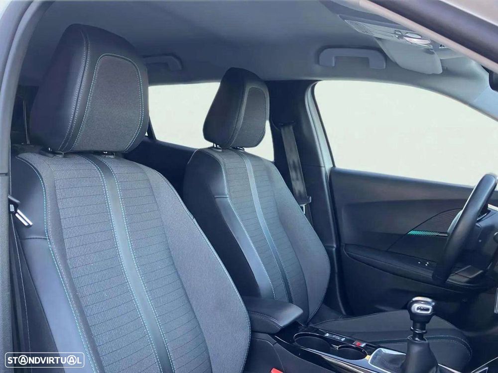Peugeot 2008 1.2 PureTech Allure - 12