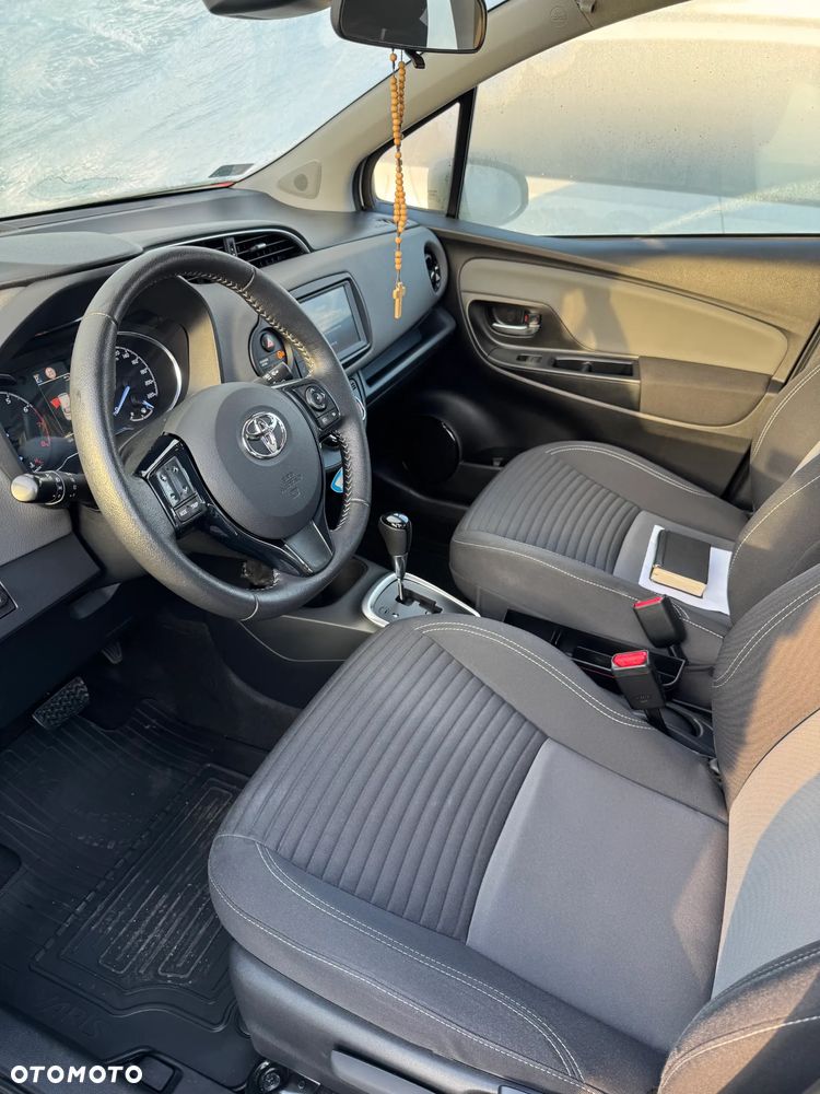 Toyota Yaris 1.5 Premium CVT - 6