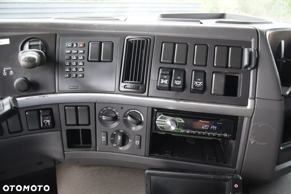Volvo FMX380 / 8x4 / 13 LITROWY SILNIK / EURO 5 / WYWROTKA TYLNOZSYPOWA / HYDROKLAPA / KAMERA COFANIA / SERWISOWANA / SPROWADZONA - 31