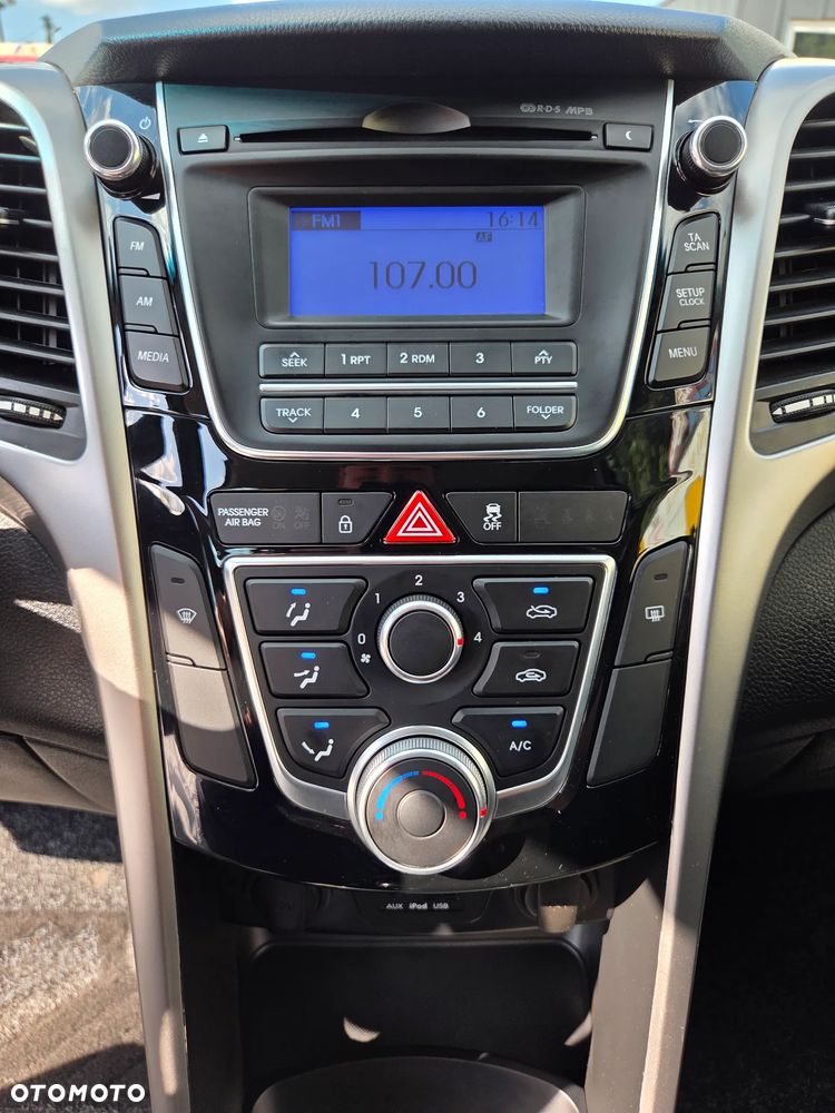 Hyundai i30 blue 1.4 Passion - 25