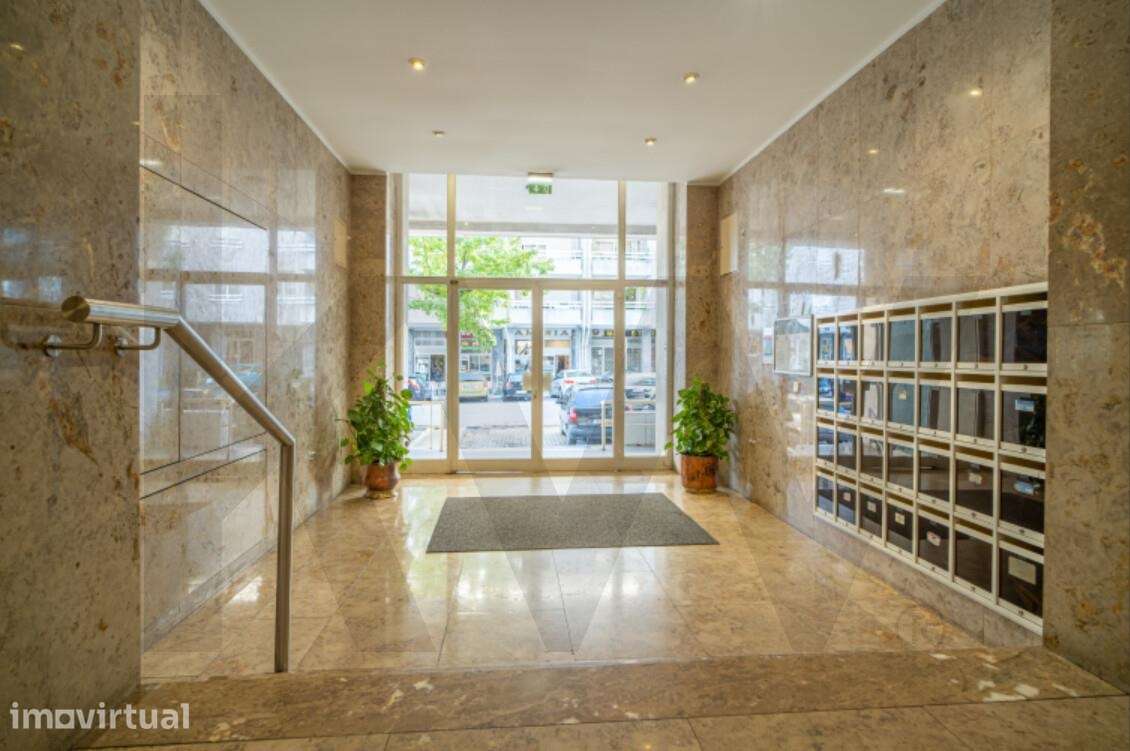 Apartamento T2 | Último piso | Vistas desafogadas | Elevada luminosida - Grande imagem: 2/21