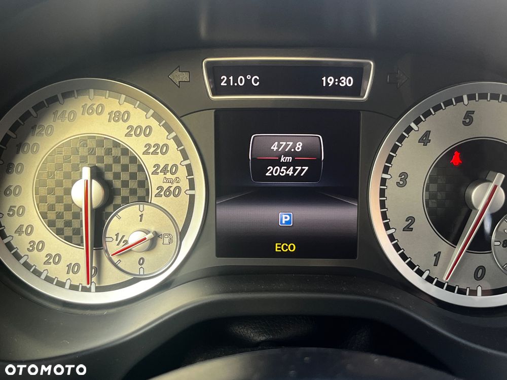 Mercedes-Benz Klasa A 180 (BlueEFFICIENCY) - 24
