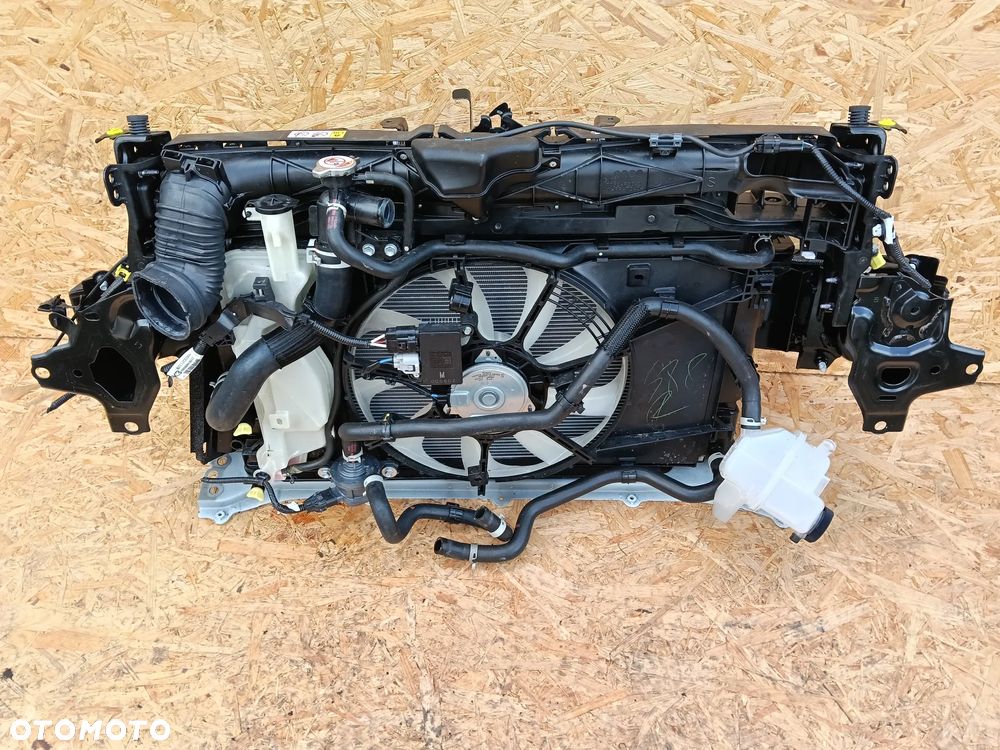 zderzak pas przedni belka błotnik chłodnice lampy Toyota Yaris IV 1.5 Hybrid - 20
