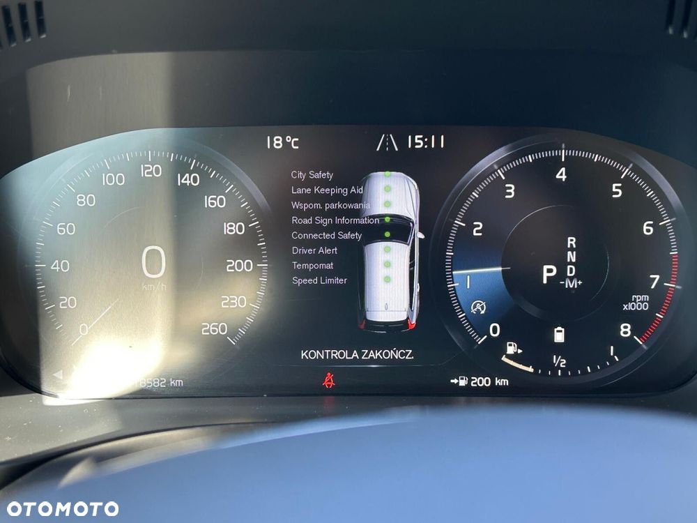 Volvo XC 60 B4 B Momentum - 24