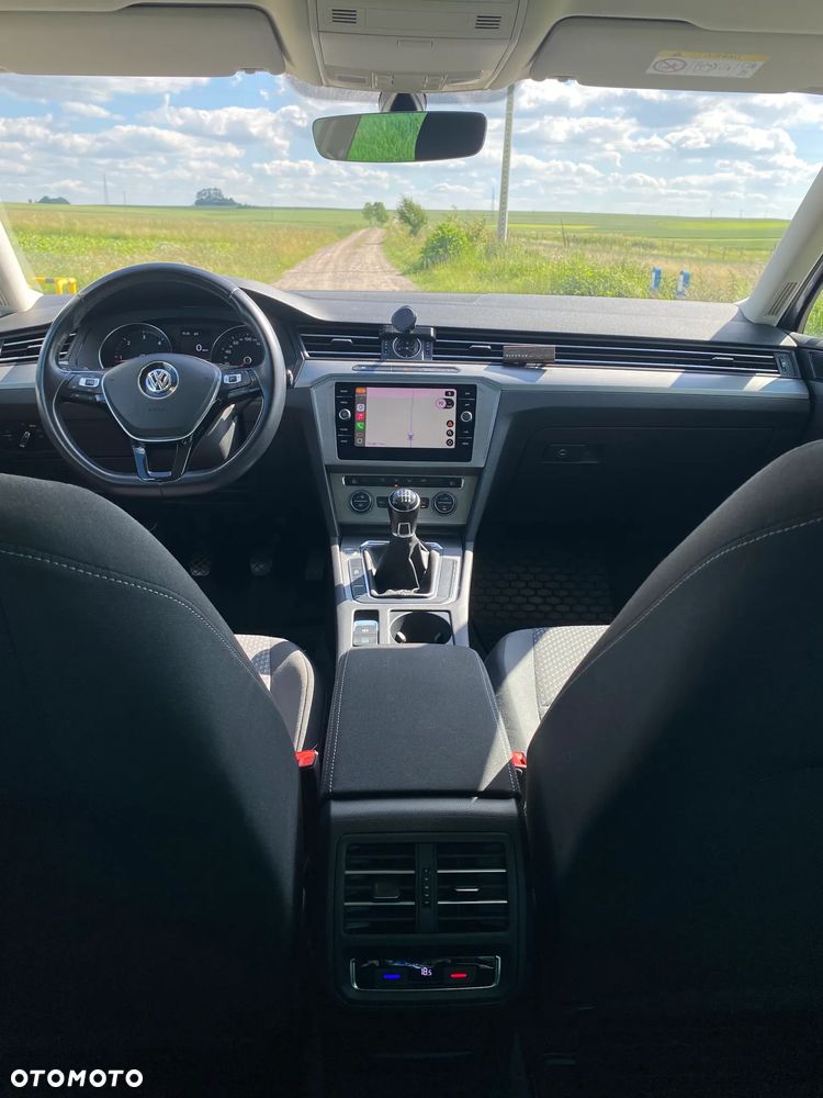 Volkswagen Passat 1.6 TDI BMT Trendline - 11