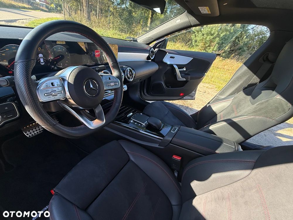 Mercedes-Benz CLA 200 4-Matic AMG Line 8G-DCT - 10