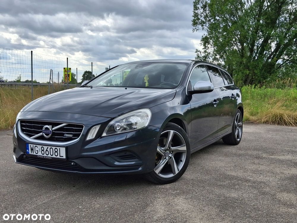 Volvo V60 D3 R-Design - 1