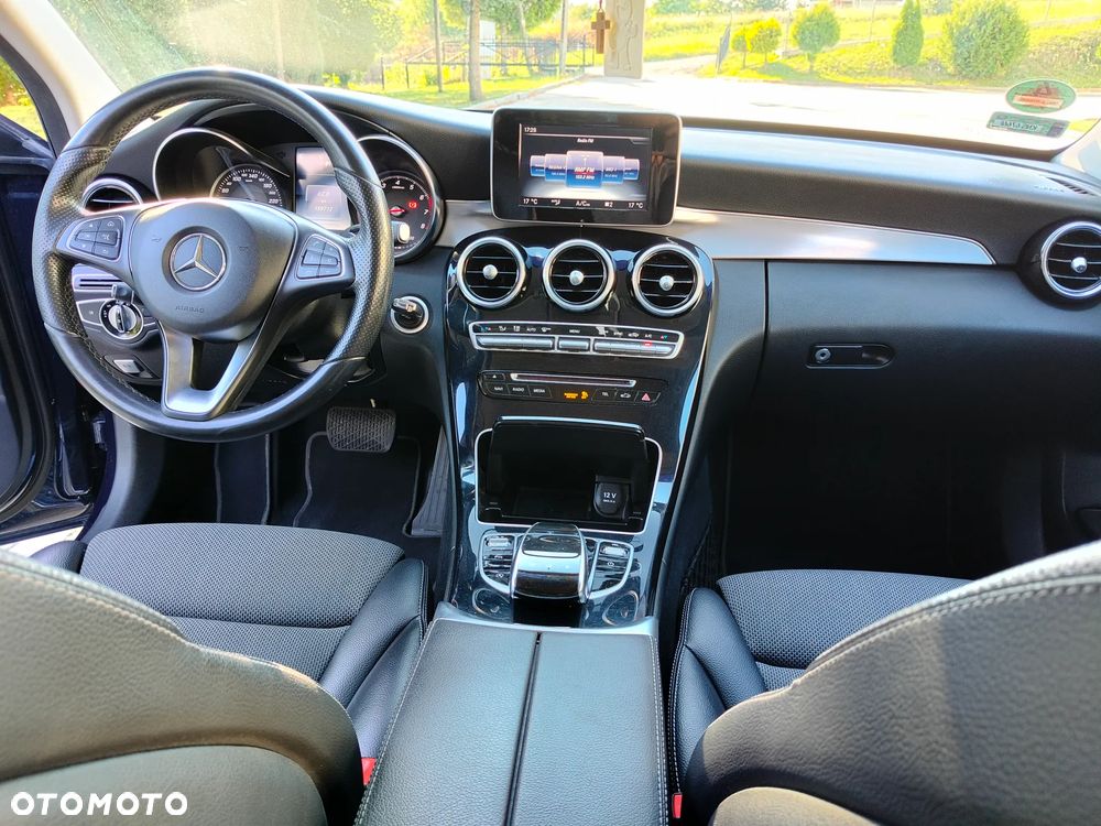 Mercedes-Benz Klasa C 180 7G-TRONIC Exclusive - 23