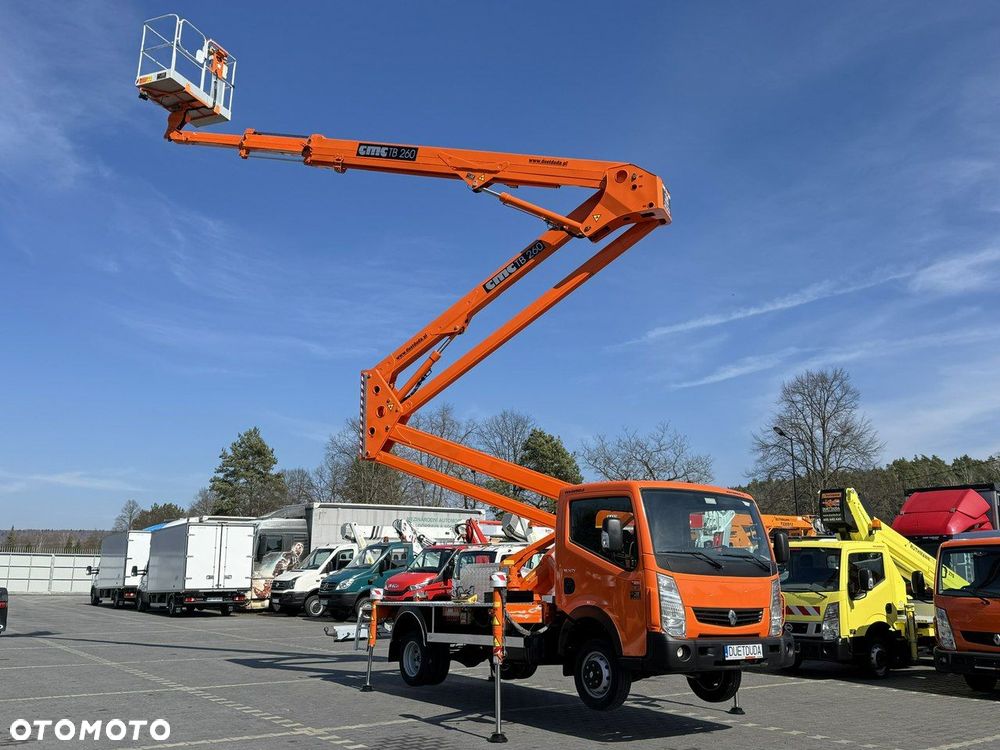 Renault Maxity - 5
